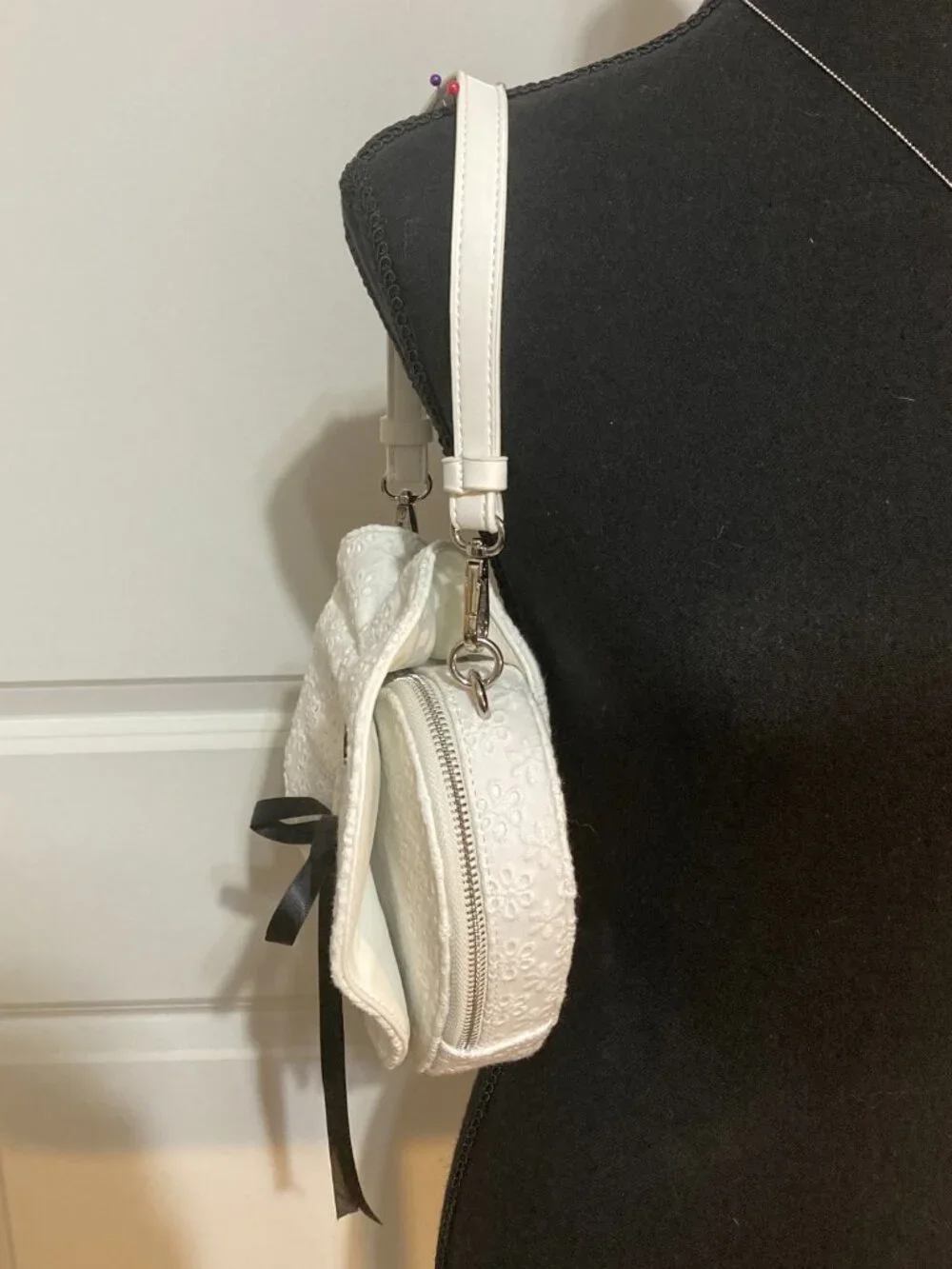 Dolls Kill Sugar Thrillz Cherish Me Heart Purse